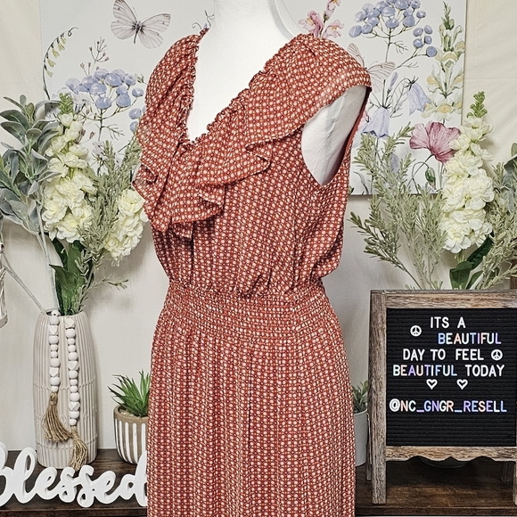 MAX STUDIO | TIRED RUFFLE SLEEVLESS DRESS - Picture 11 of 16